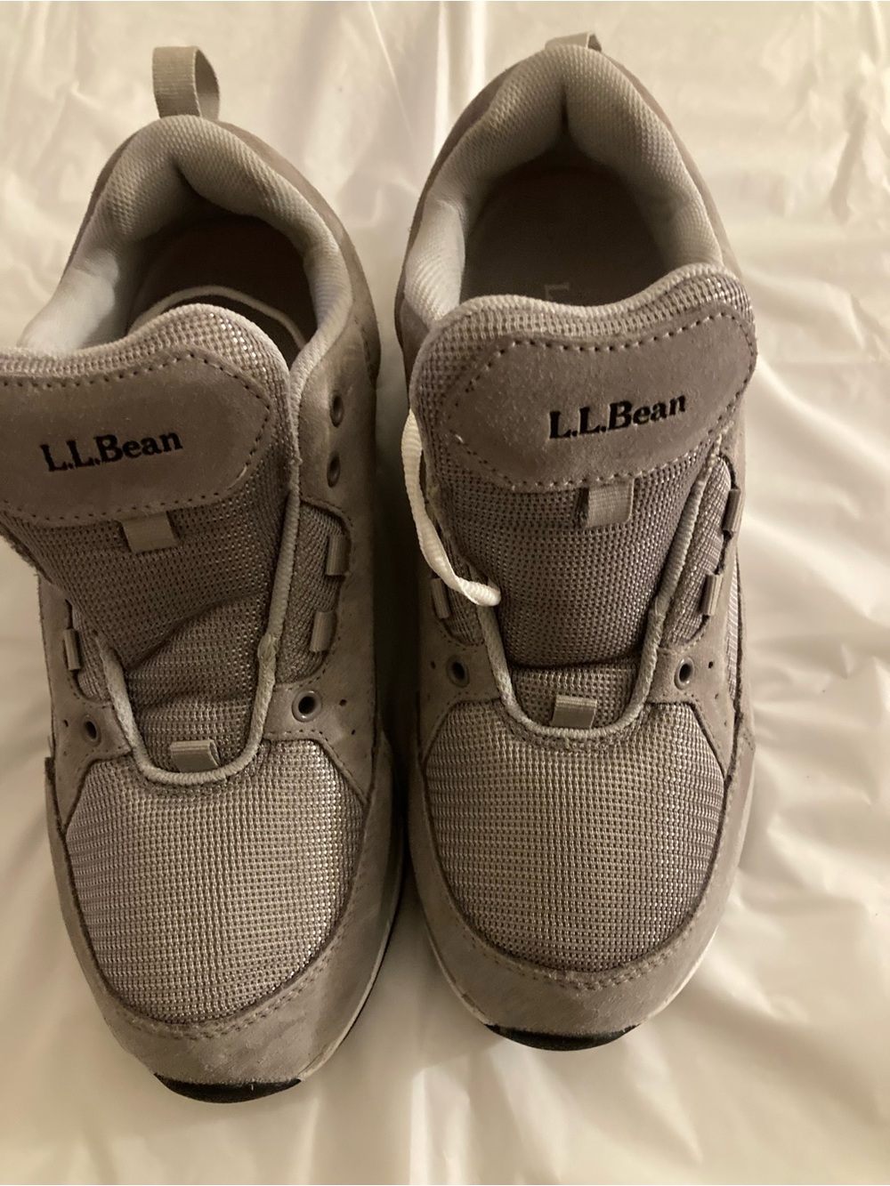 L.L. Bean Women Casual Trainer in Light Gray